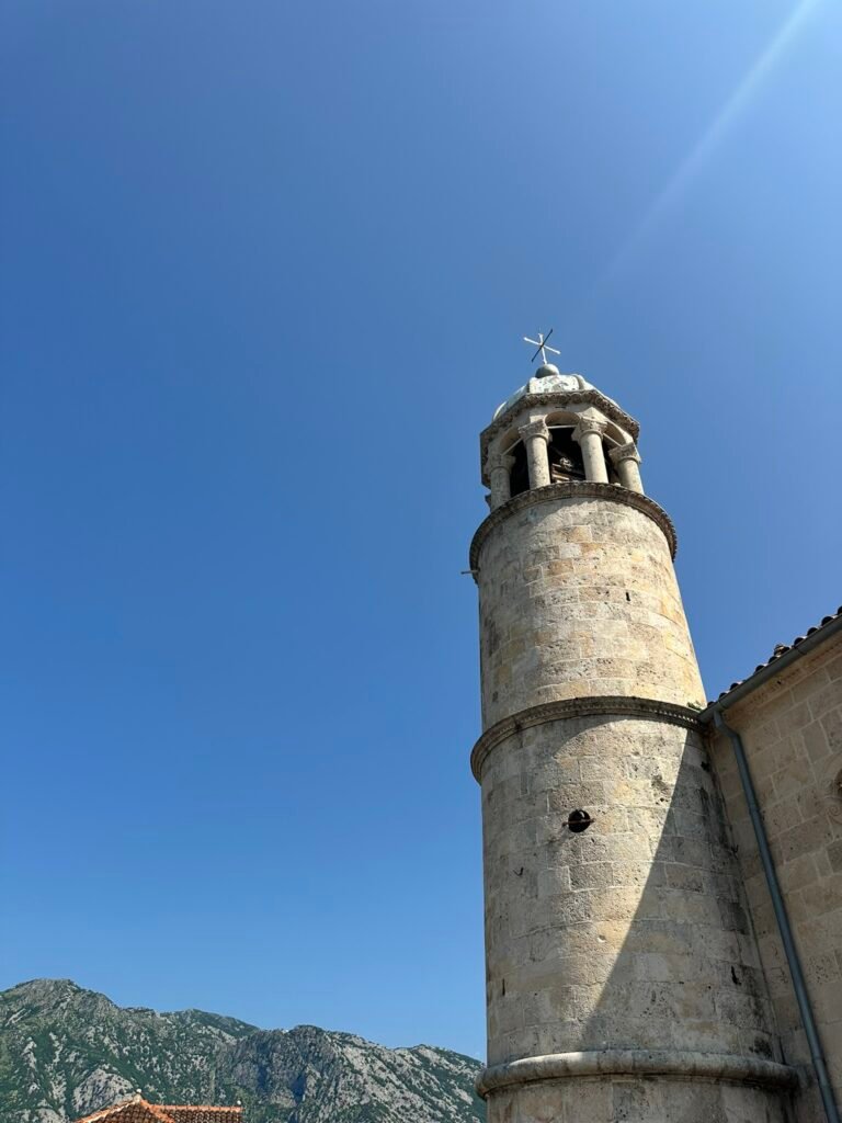 Kayaların Meryem Ana Kilisesi (Our Lady of the Rocks)