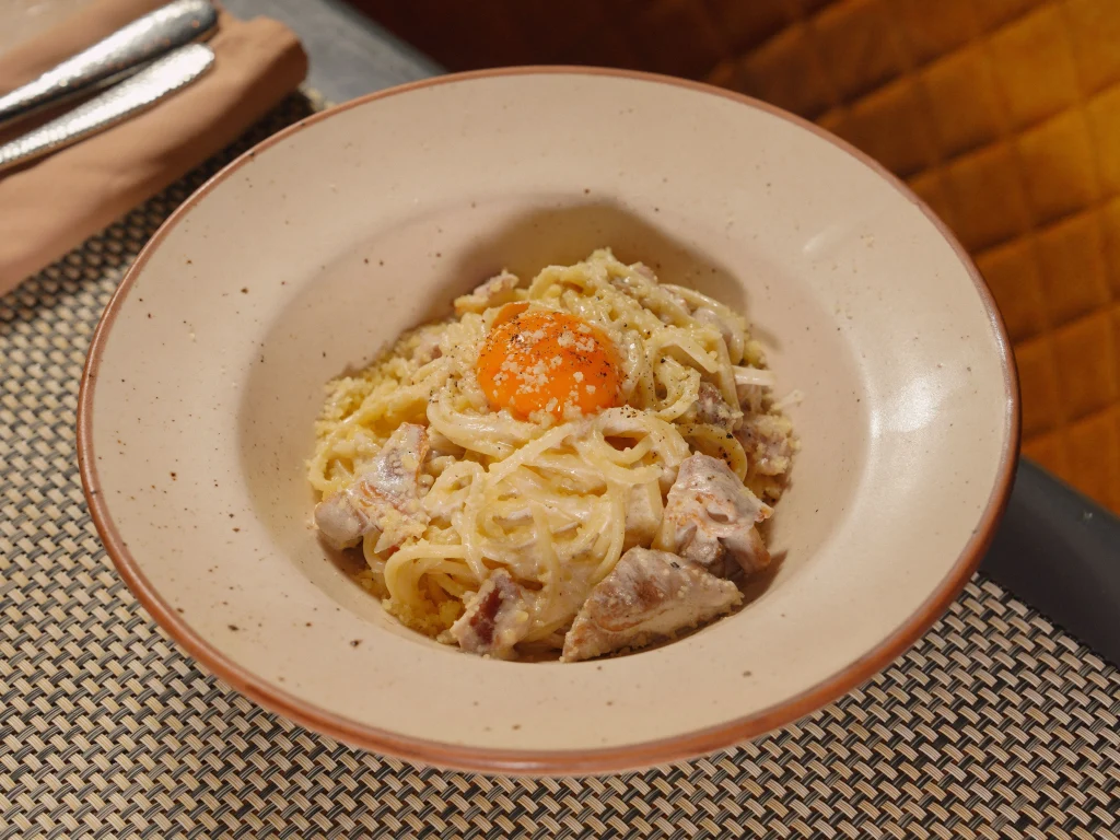 Roma mutfağının klasik makarnası cacio e pepe